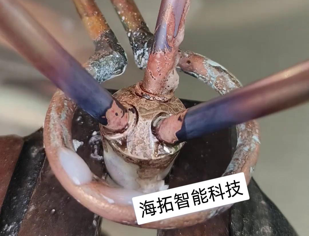 取代火焰焊接铜管的高频焊机，可以配合自动化设备实现全自动钎焊铜管铜件