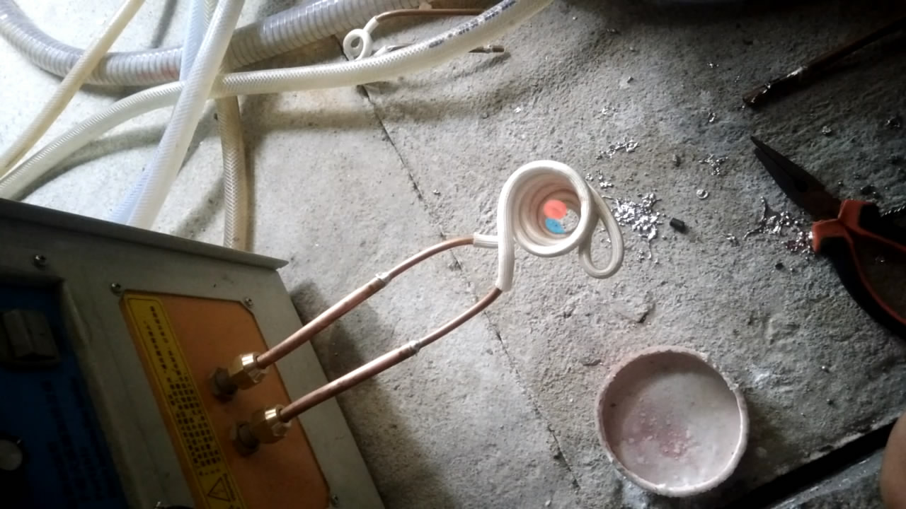 选择高频淬火设备的电流频率时，需要计算吗？
